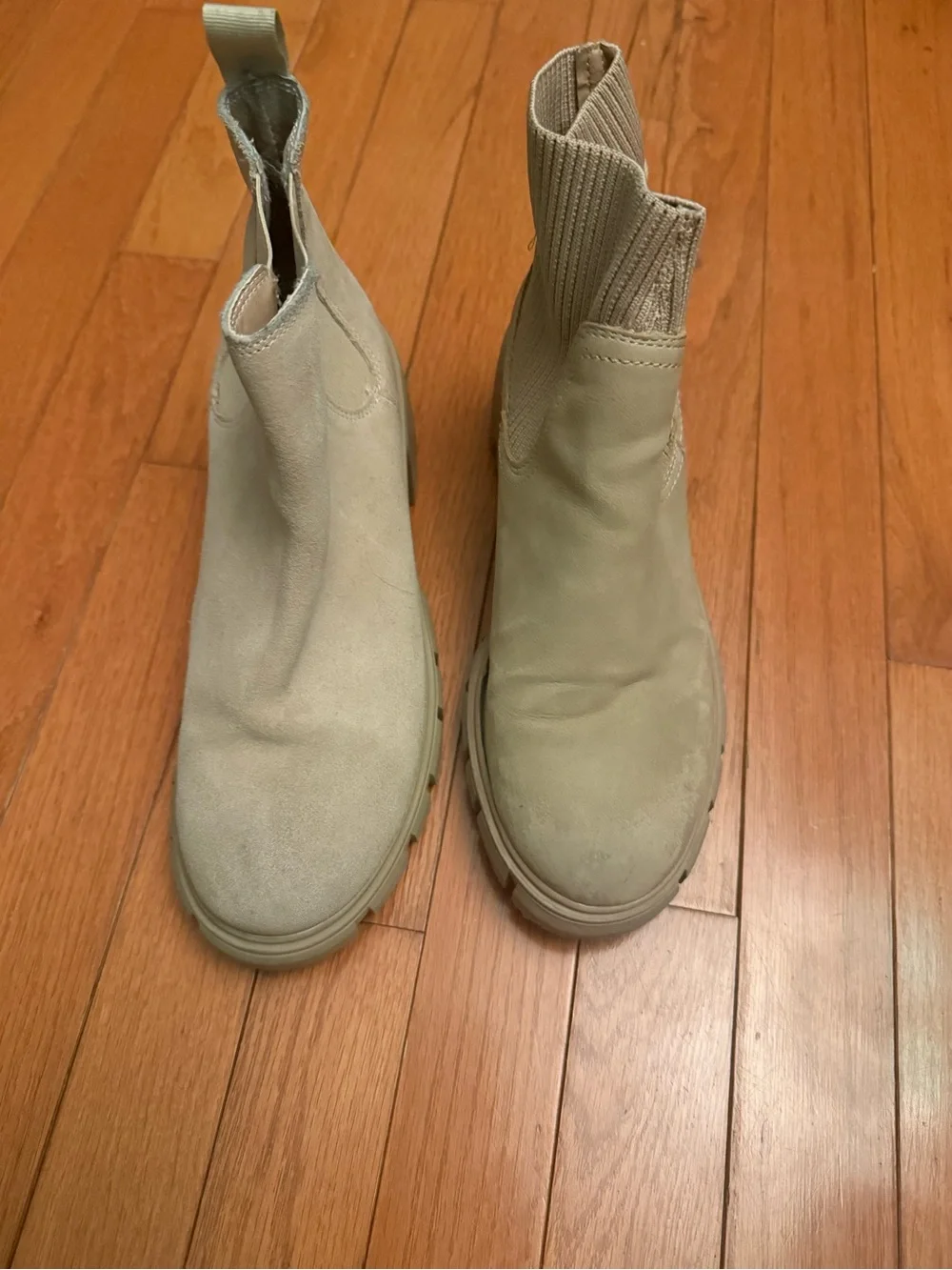 Women's Chunky Chelsea Boot in Light Sage.